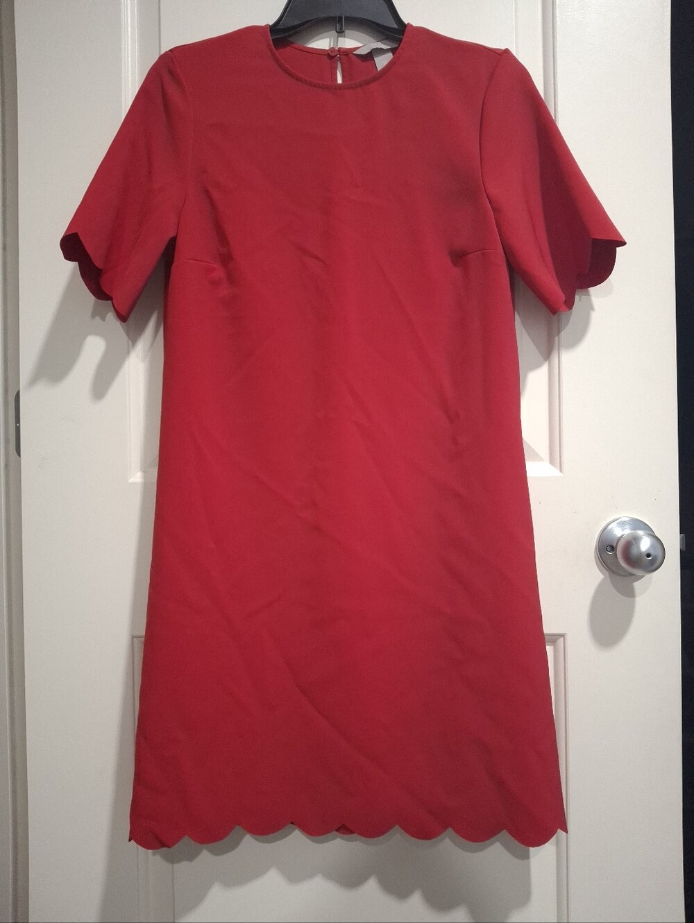 H&M Womens Red Short Sleeve Scallop Hem Dress Size Small